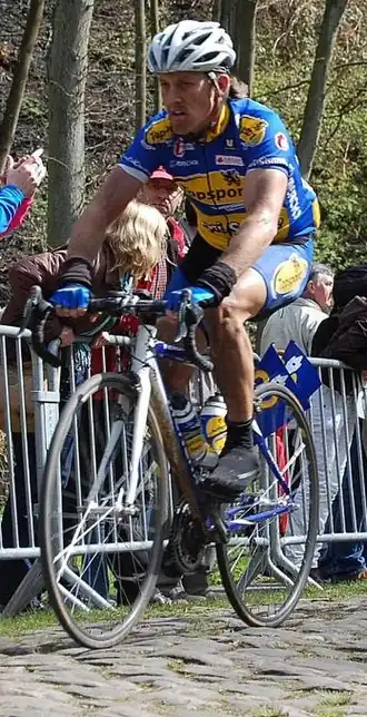 Pieter Ghyllebert in Parijs-Roubaix 2008 (Bos van Wallers-Arenberg)