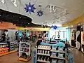 Souvenirwinkel bij de uitgang van de attractie.