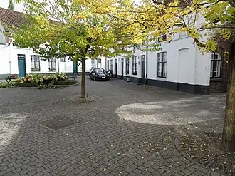 Het Wevershof, straat en beluik.