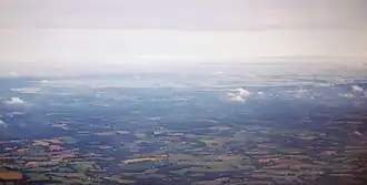 Overzicht vanaf het land ten noord-noordoosten