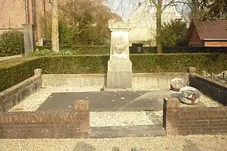 Grafmonument Van der Elst in Werkendam