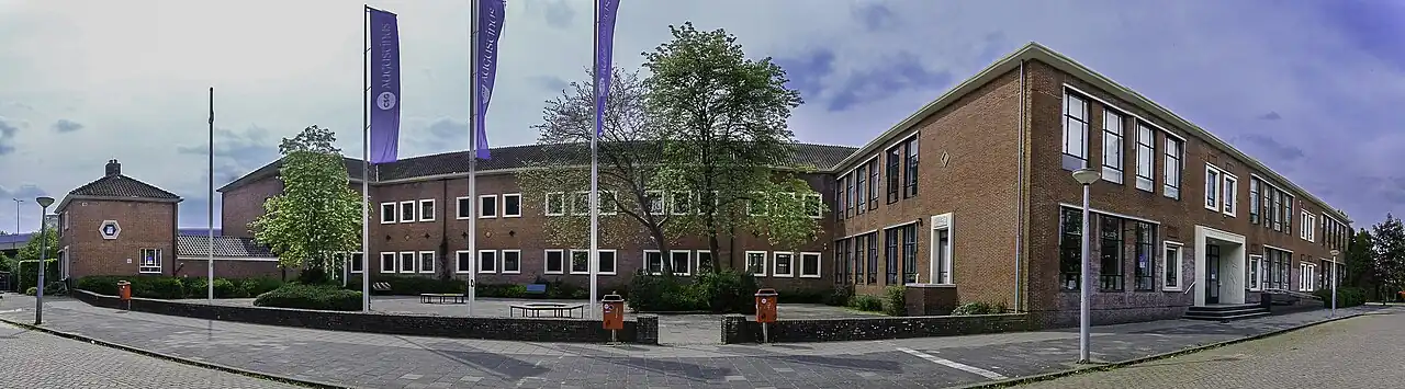 Augustinuscollege. Het gebouw is een gemeentelijk monument.