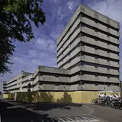 Zijaanzicht vanaf de Driehovenstraat tijdens de afbraak (2018)