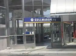 Ingang Gullmarsplan bij het busstation op het dak