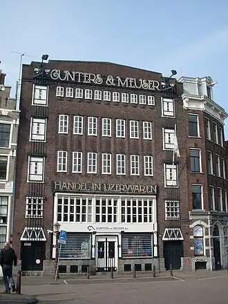 Een van de bedrijfspanden van Gunters en Meuser aan de Egelantiersgracht 2-6