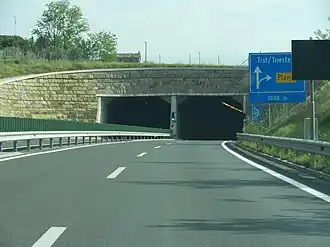 Tunnel voor afrit Plavje
