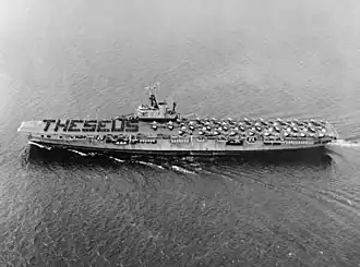 HMS Theseus nabij Japan in 1951