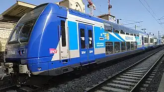 Z 23500 (in Zou&nbsp;!-kleuren), in het station van Toulon.