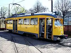 PCC 1304 uit de serie 1300, in gele kleur van de jaren zeventig, als museumtram bij het HOVM; 15 april 2007.