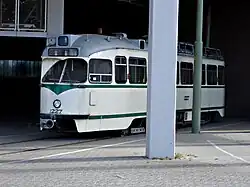 PCC-car 1227 op het achterterrein van de HTM-remise Scheveningen in afwachting van restauratie.
