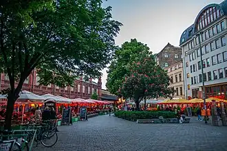 De Hackescher Markt in de vroege avond (mei 2015)