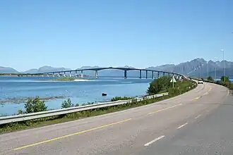 Hadselbrug, vanaf Børøya naar Langøya