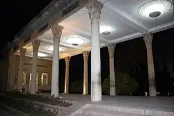 Close-up Hāfezieh bij avond