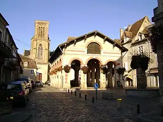 Markthal en de kerk Saint-Pierre