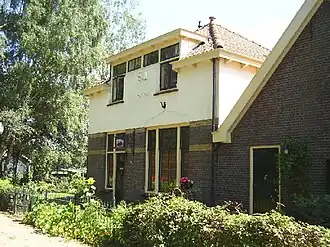 Voormalig stationsgebouw van Halte Eikelhof (2007)