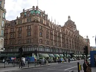 Voorkant van Harrods