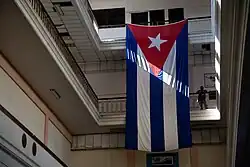 De Cubaanse vlag in de stationshal