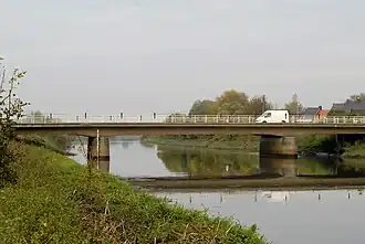 Heffenbrug bij hoogwater