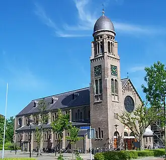 Allerheiligst Hart van Jezuskerk (De Noord) met pastorie