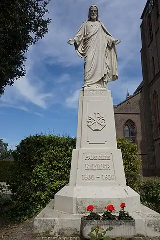 Heilig hartbeeld bij de St. Jan de Doperkerk