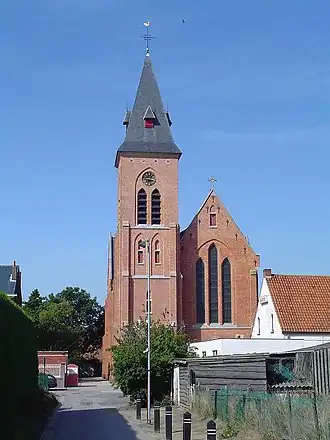 Heilig Hartkerk Belzele vanaf kerkhof (zuidkant)
