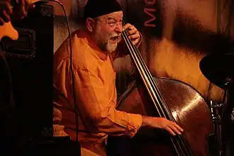 Henri Texier op het podium in Victoria, Oslo 2023Foto door Tore Sætre