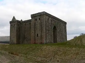 Hermitage Castle vanaf de noordwestelijke zijde.