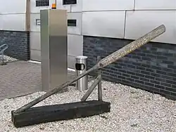 Naambord bij de ingang van het depot 'Het Behouden Huis'