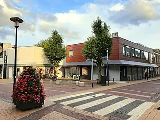 rechts het voorm. Witte Peert, links de voorm. turfschuur