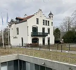 Hilversum: Villa Hoogerheide, met eronder toegevoegde kantoorruimte (1998)
