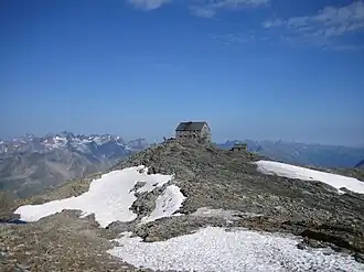 De Hochstubaihütte boven op de top van de Stubaier Wildkarspitze