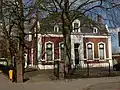Villa/kantoorpand met Classicisme elementen
