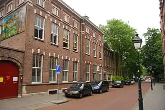Voorgevel van het voormalig ziekenhuis
