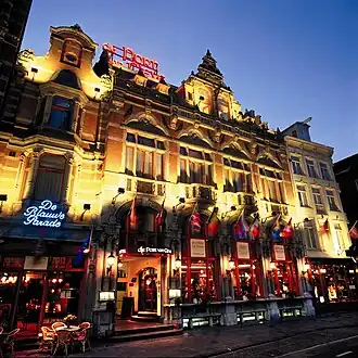 Monumentale voorgevel Hotel Die Port van Cleve