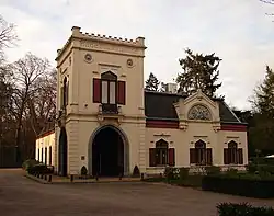 19e-eeuws koetshuis
