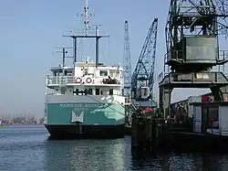 In 2002 stonden er nog drie Conrad-Stork kranen op de kade