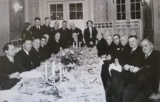 Rüter (zittend, 4e van rechts), 1937