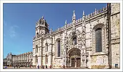 Zuidaanzicht van de kerk