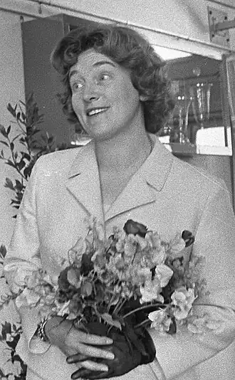 Inez van Dullemen bij de uitreiking van de ANWB-prijzen (juni 1967)