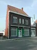 Burgerwoning met naastgelegen garage