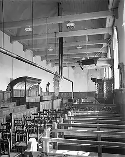 Interieur met preekstoel (1959)