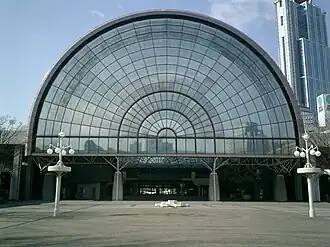 Hoofdingang van de Intex Osaka