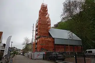 Plenkertstraat en kerk tijdens restauratie (2021)