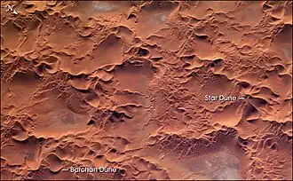 Erg Issaouane, Algerije:Sterduin rechts gemarkeerd