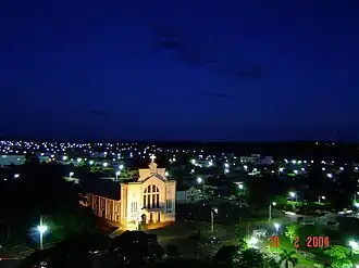 Katholieke kerk Nossa Senhora de Fátimain Iturama bij nacht