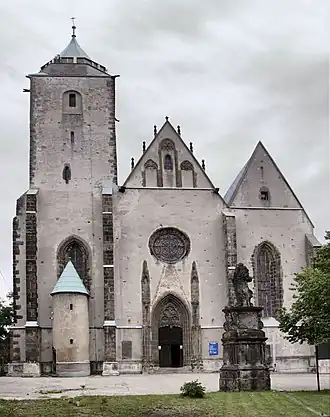 Westelijke voorgevel van de Martinikerk van Jauer