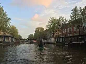 De brug, gezien naar het zuidoosten. April 2017