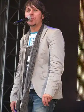 Jan Dulles tijdens het Votown All Stars concert in Volendam (2010)