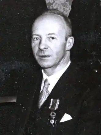 Brom onderscheiden met het ridderkruis in de Orde van Sint-Gregorius de Grote (1942)