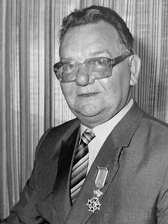 Jan Hoogenbosch is een Nederlandse ingenieur die als ontwerper aan de wieg stond van de moderne sleepvaart en zijn ideeën realiseerde bij Smit Sleepvaart